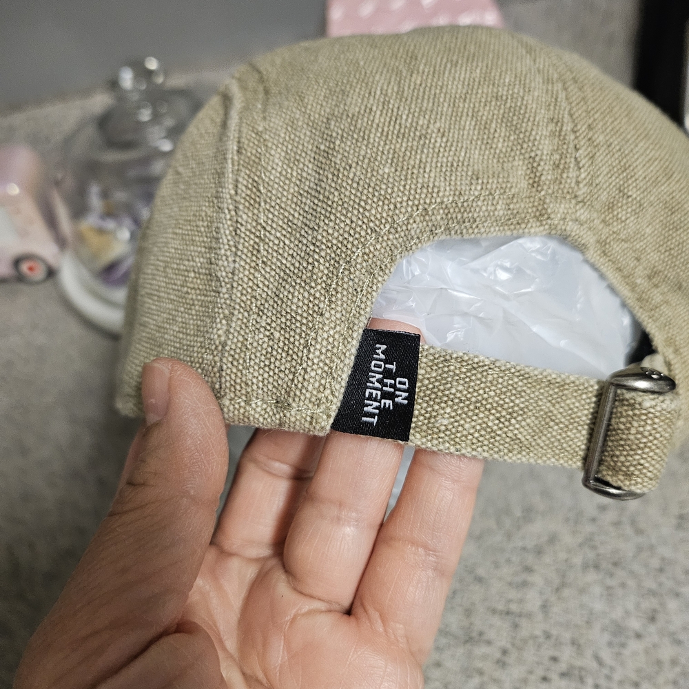 Neutral Beige Five-Panel Cap with Front Patch - Picture 4 of 9